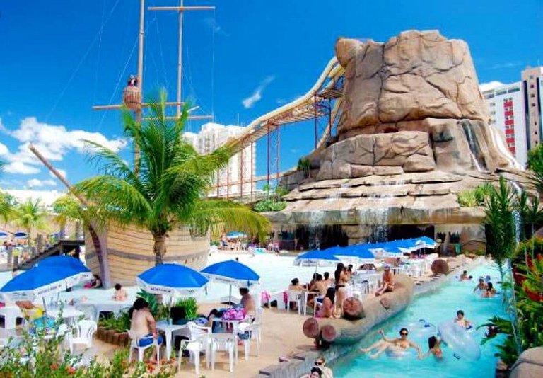 Piazza diRoma | Entrada Grátis Acqua Park | Piscinas + Confo